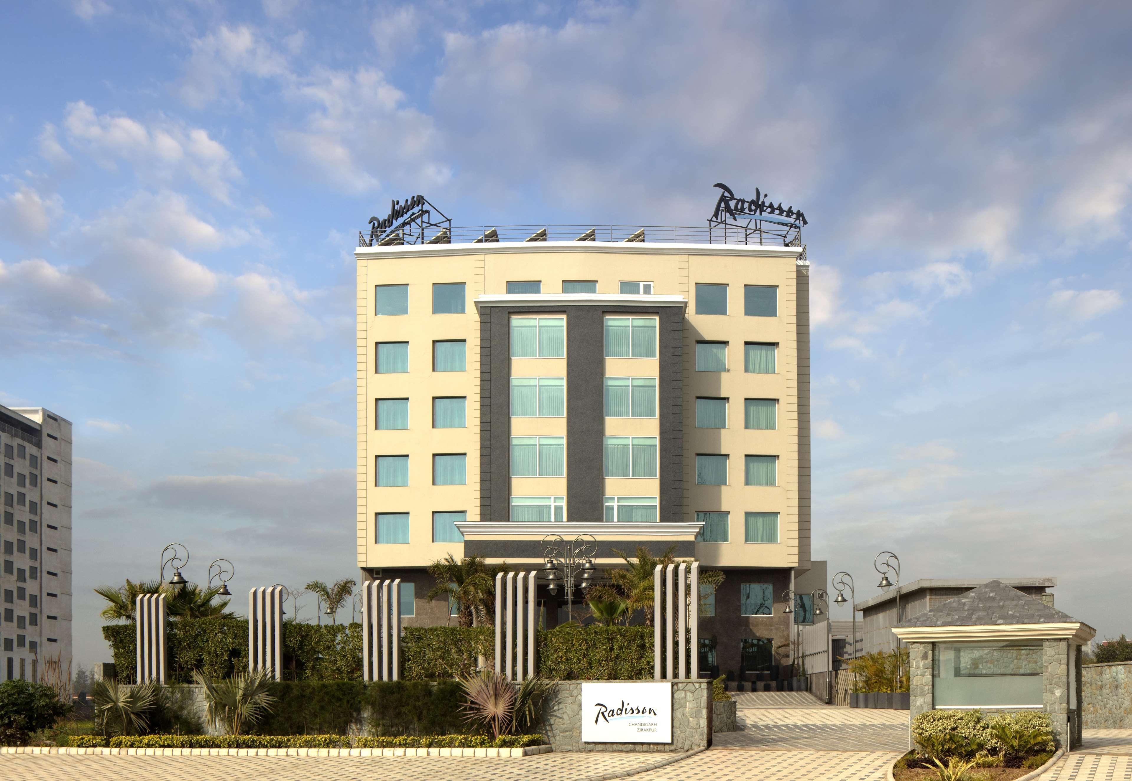 Radisson Chandigarh Zirakpur Extérieur photo Radisson Blu Hotel, Pune