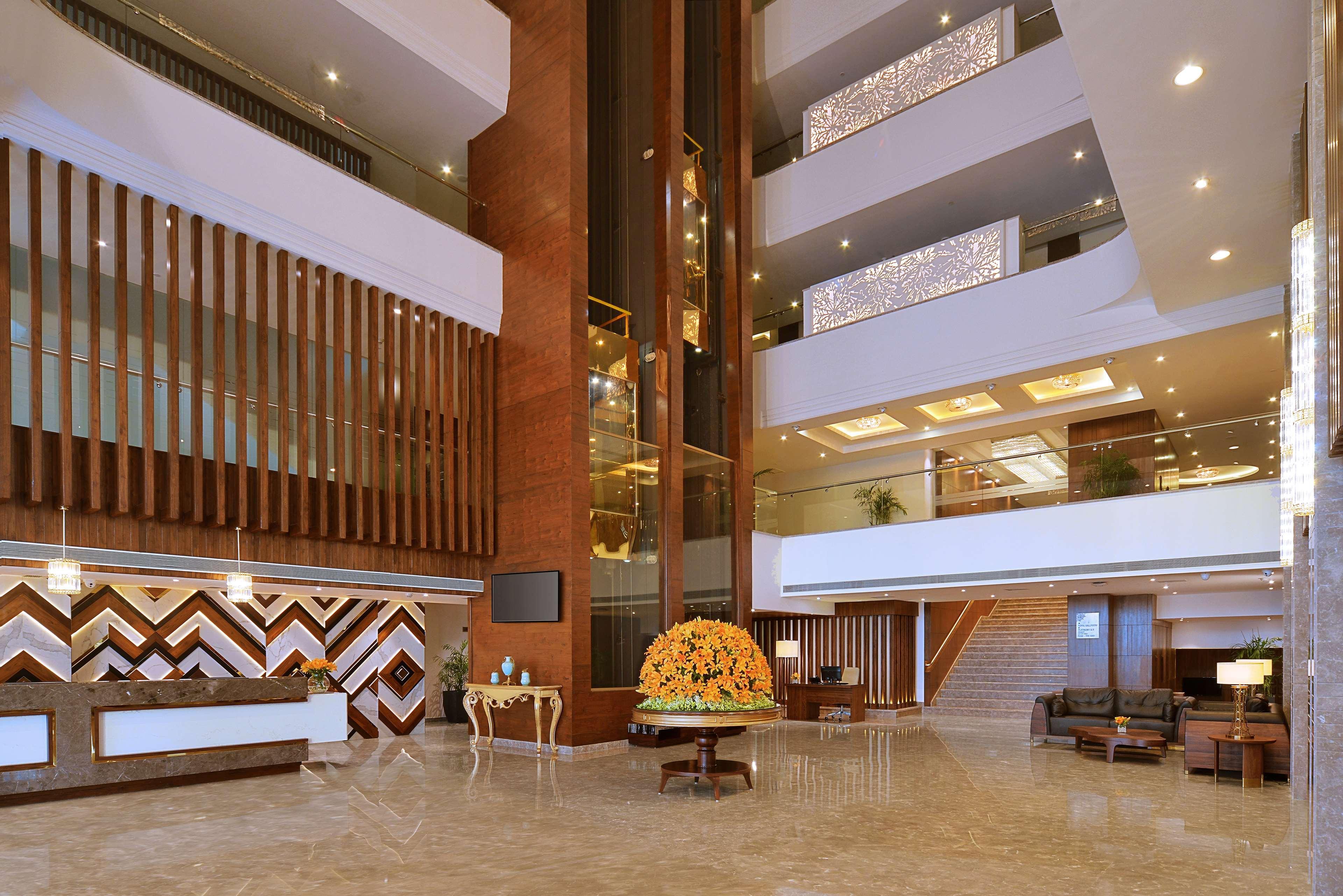 Radisson Chandigarh Zirakpur Extérieur photo The lobby of the hotel